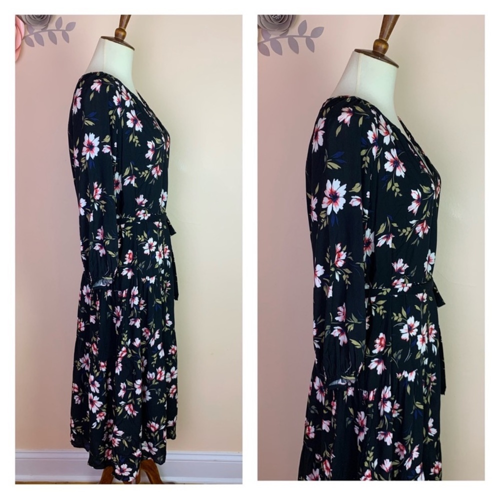 New! VELVET by GRAHAM & Spencer Tiered Belted Floral Midi Dress - Picture 8 of 11